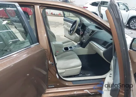 2011 Subaru Legacy 2.5I Premium из США, поврежденный, VIN 4S3BMBG63B3233312